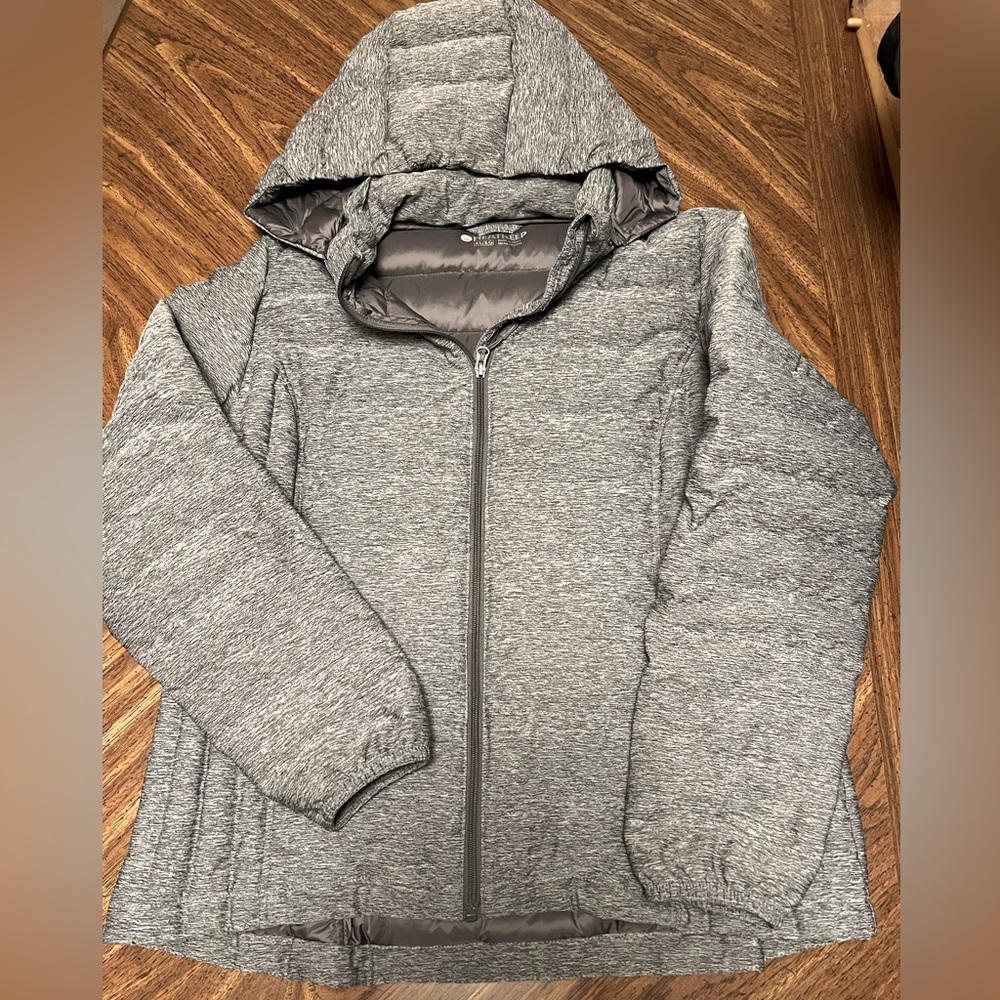 Winter puffer coat youth XL‎ HeatKeep grey puffer lightweight warm zip off hood